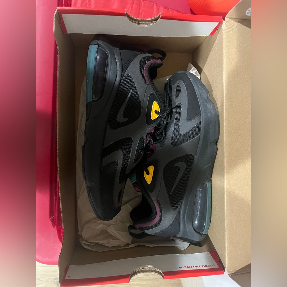 Women’s Nike Air Max 200 Black Size 6.5